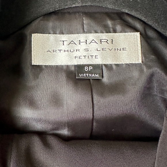 Tahari Levine pants suit. Petite size 8, Danielle style pants and blazer - Picture 11 of 12